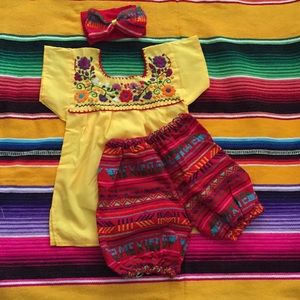 SO CUTE ! Size 2T Mexican toddler outfit